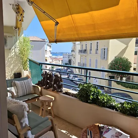 A Pied * Cannes