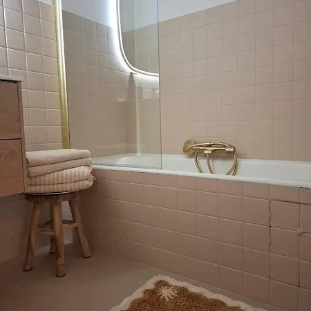A Pied Apartment