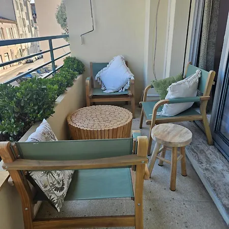 A Pied Apartment