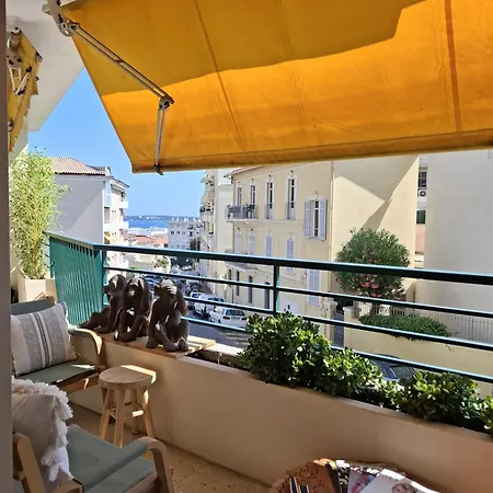 A Pied * Cannes